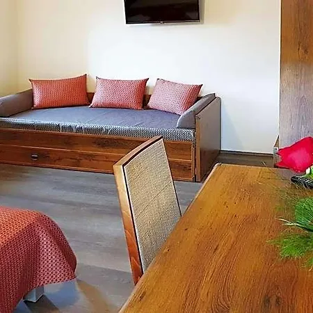 Bunkr Karlstejn - Modry Dum 4* Halouny