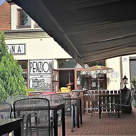 Hotel Bunkr Karlstejn - Modry Dum Halouny