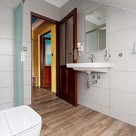 Bunkr Karlstejn - Modry Dum Hotel Halouny