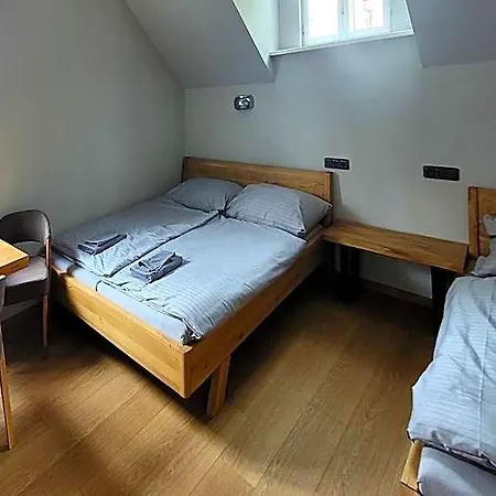 Bunkr Karlstejn - Modry Dum 4* Halouny