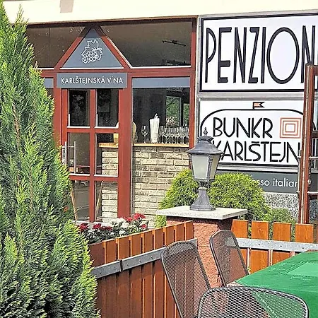 Bunkr Karlstejn - Modry Dum 4* Halouny